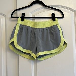 Champion athletic shorts with inner lining. Size S